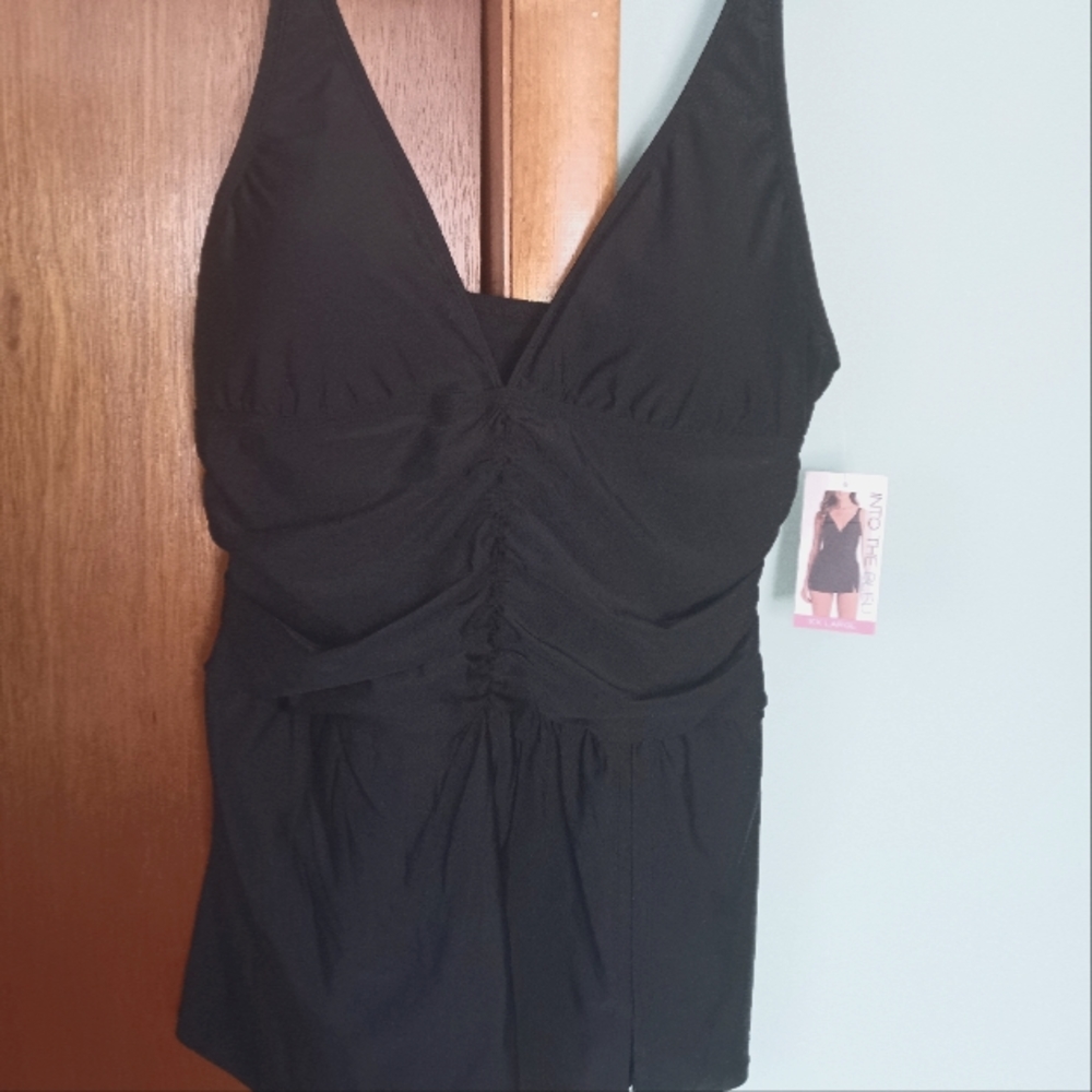 New women's one-piece swimsuit.
